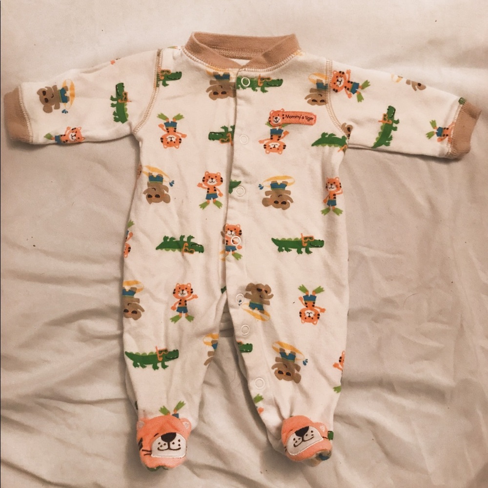 Snug onesie💚🧡